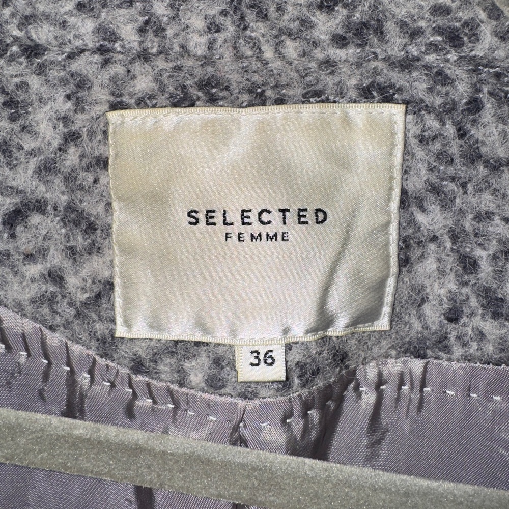 Selected Femme Wool Blend Trench Coat
Size 4 (36 EU) - Picture 4 of 7